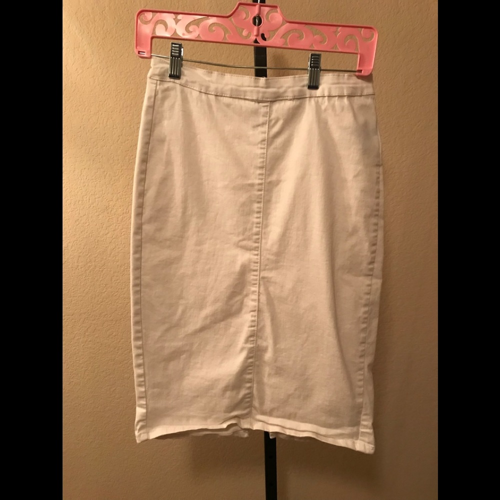 White pencil skirt size L